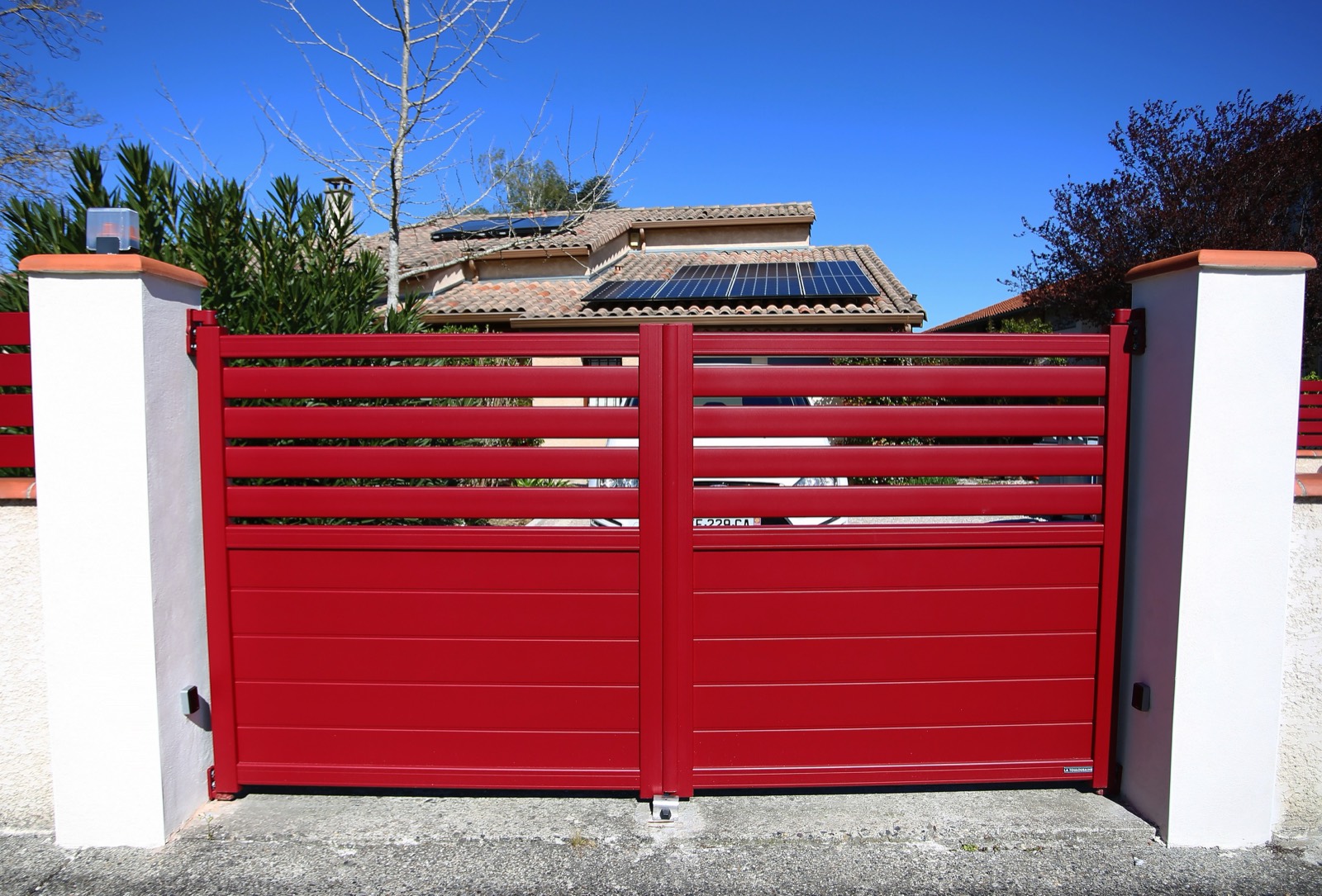 Portail battant aluminium sur mesure